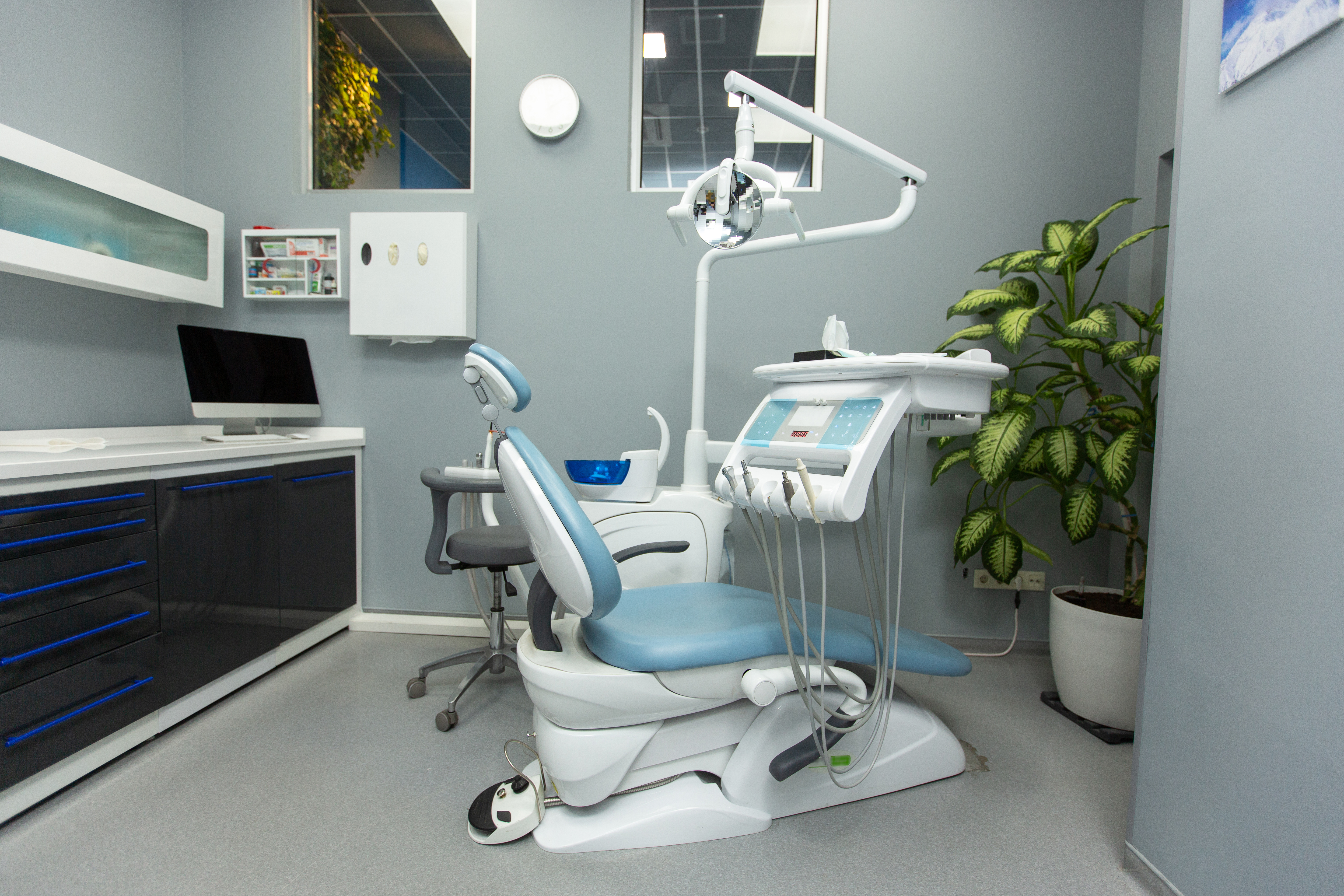 Dental & Ophthalmic Equipment
